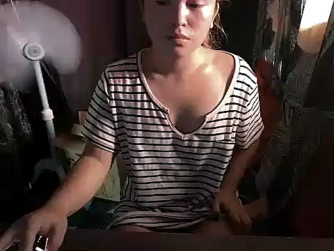 Snapshot of ur_babyjamella chatting on February 19, 2026, 6:31 am ur babyjamella online show from February 19, 2026, 6:31 am