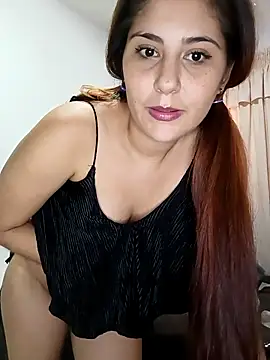 Snapshot of Rosiht_00 chatting on October 15, 2025, 2:28 pm Rosiht 00 online show from October 15, 2025, 2:28 pm