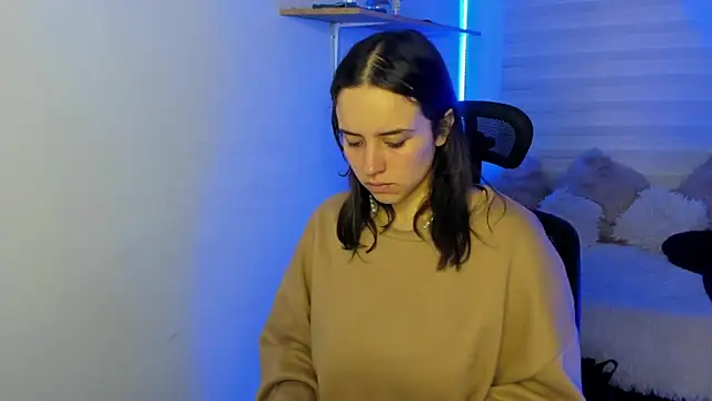 Emily Lindey online show from November 2, 2025, 3:09 am