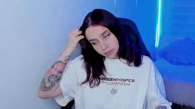 Emily Lindey online show from January 19, 2026, 6:39 am