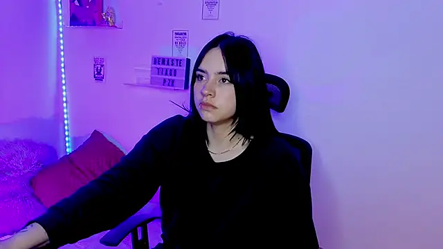 Emily Lindey online show from March 26, 2026, 9:37 am