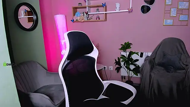 astren villo online show from November 28, 2025, 8:11 pm