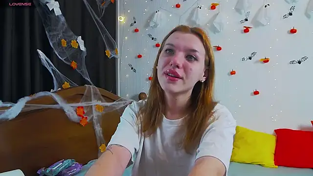 MeganNewCat online show from November 5, 2025, 9:09 am