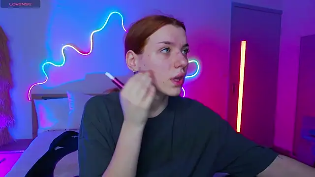 MeganNewCat online show from November 28, 2025, 7:44 am