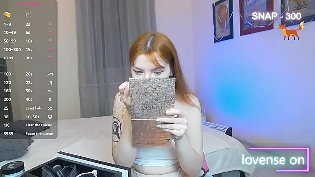 Snapshot of MeganNewCat chatting on February 7, 2026, 8:34 pm MeganNewCat online show from February 7, 2026, 8:34 pm