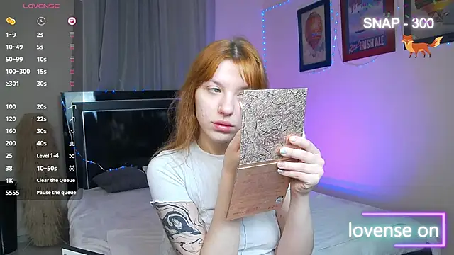 Snapshot of MeganNewCat chatting on February 11, 2026, 8:58 pm MeganNewCat online show from February 11, 2026, 8:58 pm