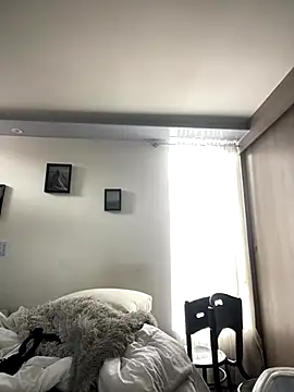 Cara-Hadley online show from October 13, 2025, 4:18 pm