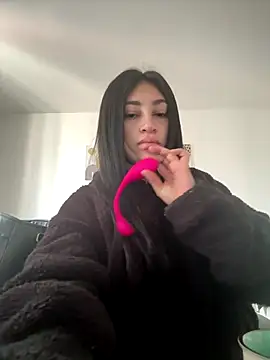 Cara-Hadley online show from November 3, 2025, 1:23 pm