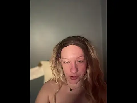 Snapshot of queenkelly1234 chatting on February 9, 2026, 12:14 am queenkelly1234 online show from February 9, 2026, 12:14 am