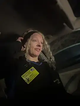 Snapshot of queenkelly1234 chatting on February 15, 2026, 3:25 am queenkelly1234 online show from February 15, 2026, 3:25 am