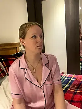 madamlillyrose online show from January 13, 2026, 8:08 am