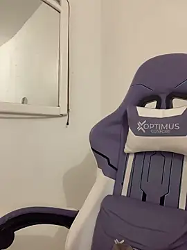 La-Gatiita-trans online show from April 15, 2026, 3:19 pm