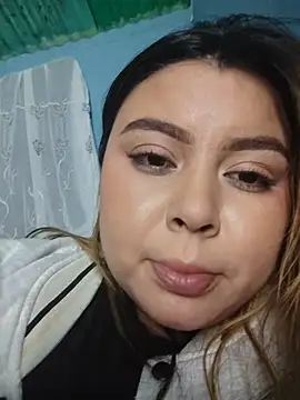 Snapshot of EliaStone05 chatting on December 20, 2025, 5:03 am EliaStone05 online show from December 20, 2025, 5:03 am