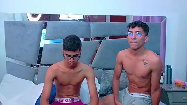 Desire4Duo online show from October 18, 2025, 1:34 pm