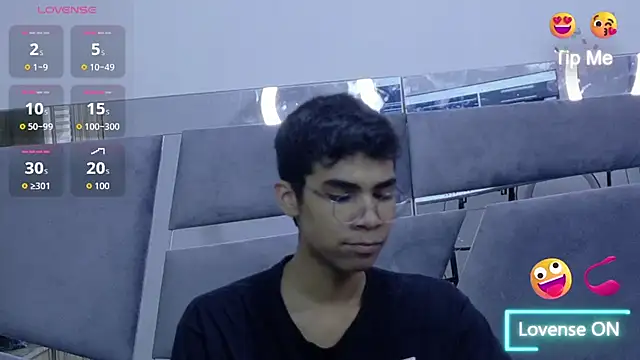 Desire4Duo online show from November 20, 2025, 1:33 pm