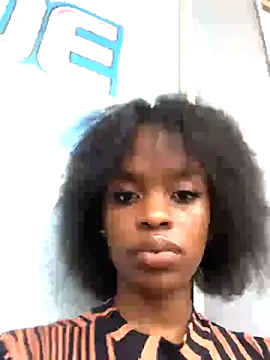 Snapshot of TinyThick chatting on November 15, 2025, 1:18 pm TinyThick online show from November 15, 2025, 1:18 pm