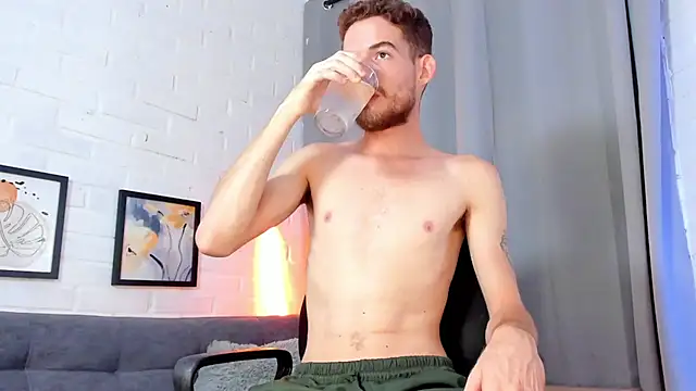 MATEO HUNTER online show from October 19, 2025, 5:24 pm