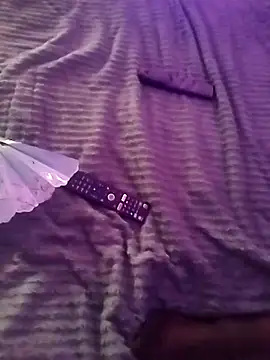 checheludo23 online show from April 19, 2026, 7:49 pm