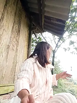 Snapshot of Nguyet2k4 chatting on December 5, 2025, 1:14 am Nguyet2k4 online show from December 5, 2025, 1:14 am