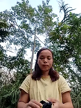 Snapshot of Nguyet2k4 chatting on December 21, 2025, 1:13 am Nguyet2k4 online show from December 21, 2025, 1:13 am