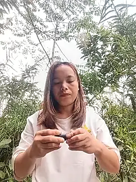 Nguyet2k4 online show from March 3, 2026, 5:02 am