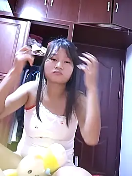 Snapshot of nghi-xinh chatting on October 21, 2025, 1:45 pm nghi-xinh online show from October 21, 2025, 1:45 pm