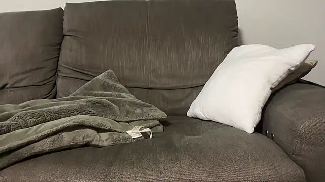 Snapshot of yournextguy chatting on November 9, 2025, 2:15 pm yournextguy online show from November 9, 2025, 2:15 pm