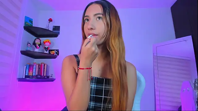 kittyrush  online show from November 19, 2025, 4:34 am