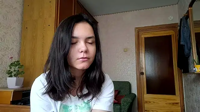 Snapshot of AudieMleczynski chatting on October 31, 2025, 7:42 am AudieMleczynski online show from October 31, 2025, 7:42 am