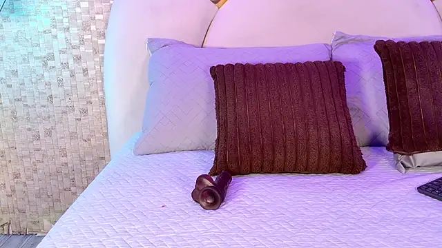 emmy rose25 online show from March 24, 2026, 11:37 am