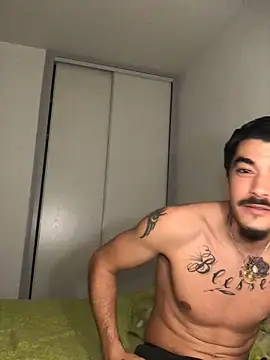 Camillafaro64 online show from October 19, 2025, 9:48 pm