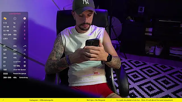 monsieurguitsxxx online show from November 5, 2025, 7:25 pm