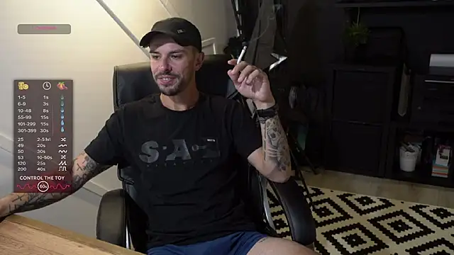 monsieurguitsxxx online show from July 13, 2026, 11:57 am