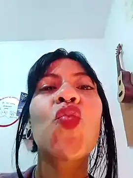 Snapshot of canelaholliwood chatting on October 27, 2025, 12:09 pm canelaholliwood online show from October 27, 2025, 12:09 pm