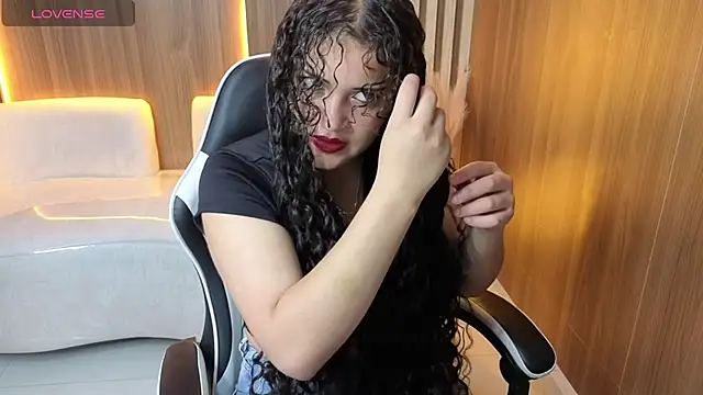 Snapshot of Moon_Tx chatting on October 16, 2025, 1:12 pm Moon Tx online show from October 16, 2025, 1:12 pm