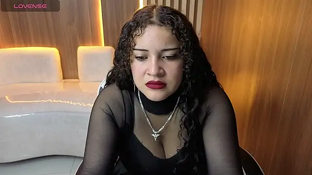 Snapshot of Moon_Tx chatting on October 17, 2025, 1:03 pm Moon Tx online show from October 17, 2025, 1:03 pm