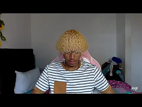 Snapshot of SilverSpice chatting on November 25, 2025, 4:51 pm SilverSpice online show from November 25, 2025, 4:51 pm