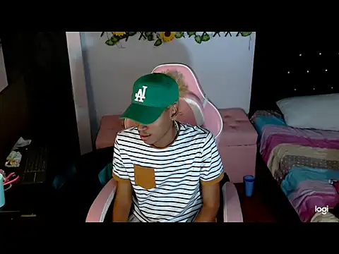 Snapshot of SilverSpice chatting on November 27, 2025, 12:46 am SilverSpice online show from November 27, 2025, 12:46 am