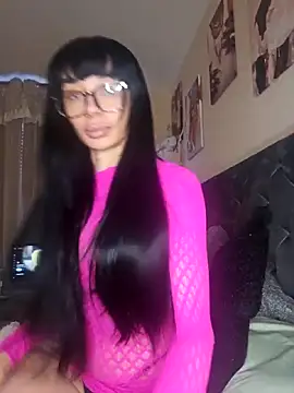 LucyMiax online show from February 5, 2026, 8:19 am