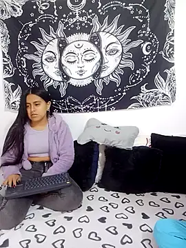 abby n emily online show from October 28, 2025, 12:19 pm