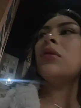 AbrilAw online show from January 11, 2026, 3:22 am