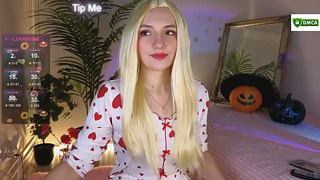 cute cake online show from October 26, 2025, 9:48 am