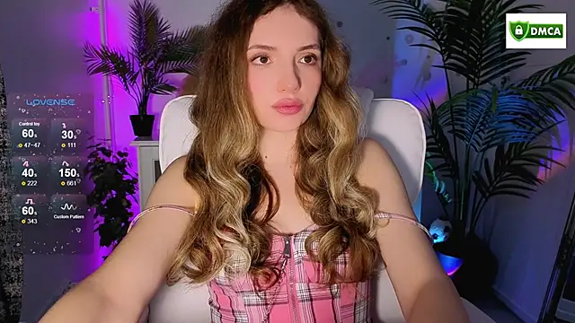 cute cake online show from March 10, 2026, 12:10 pm