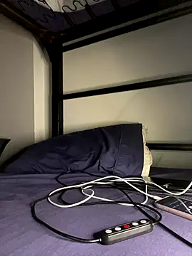 Snapshot of Desireexoxo chatting on October 16, 2025, 4:02 am Desireexoxo online show from October 16, 2025, 4:02 am