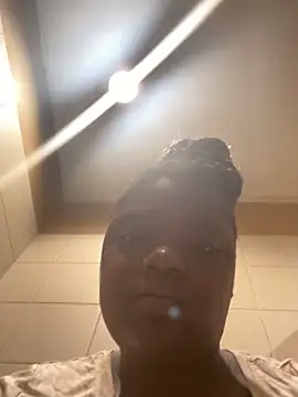 Snapshot of Desireexoxo chatting on October 25, 2025, 4:42 am Desireexoxo online show from October 25, 2025, 4:42 am