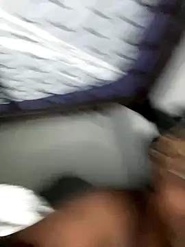 Snapshot of Desireexoxo chatting on October 27, 2025, 3:21 am Desireexoxo online show from October 27, 2025, 3:21 am