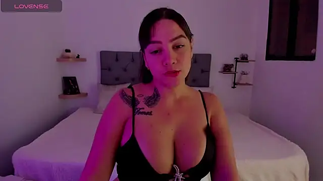 Saraarouusee online show from February 22, 2026, 3:51 am