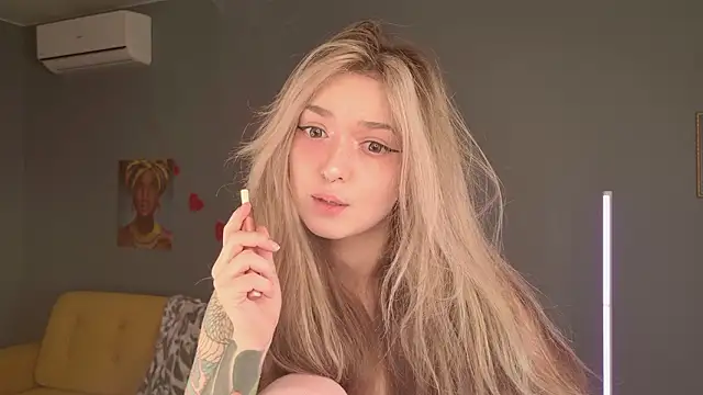 Snapshot of BellaSink chatting on March 5, 2026, 5:36 am BellaSink online show from March 5, 2026, 5:36 am