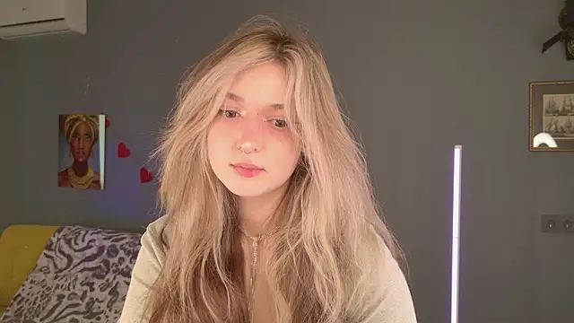 Snapshot of BellaSink chatting on March 6, 2026, 5:37 am BellaSink online show from March 6, 2026, 5:37 am