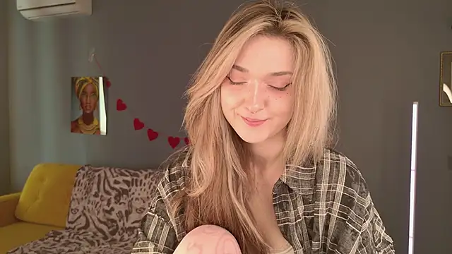 Snapshot of BellaSink chatting on March 11, 2026, 5:35 am BellaSink online show from March 11, 2026, 5:35 am